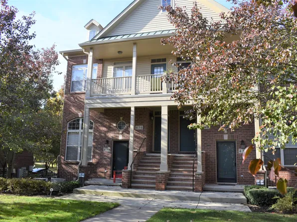 436 Boardwalk Dr #436, Walled Lake, MI 48390