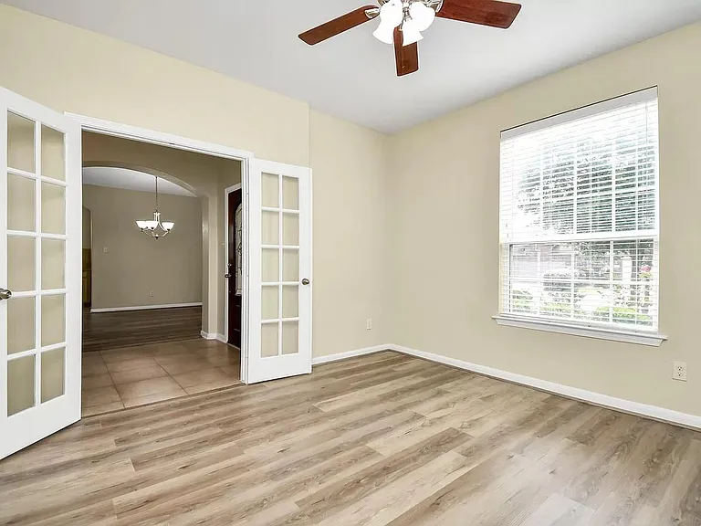 6315 Bain Dr — Photo 7