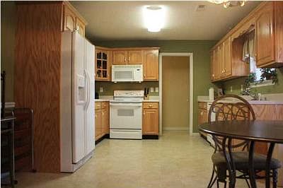 3rd image of 43 Bunker Dr