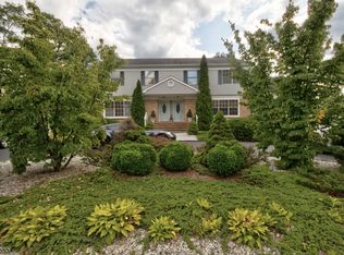 411-413 Main St, Middletown, NJ 07748