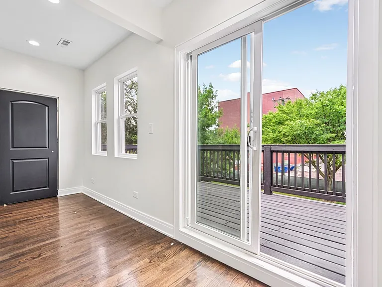 6547 S Langley Ave — Photo 14