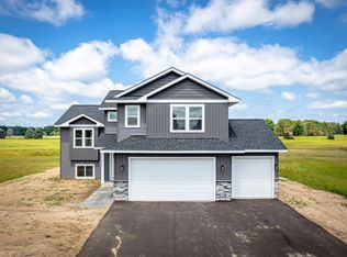 1189 Wisteria Ln, New Richmond, WI 54017