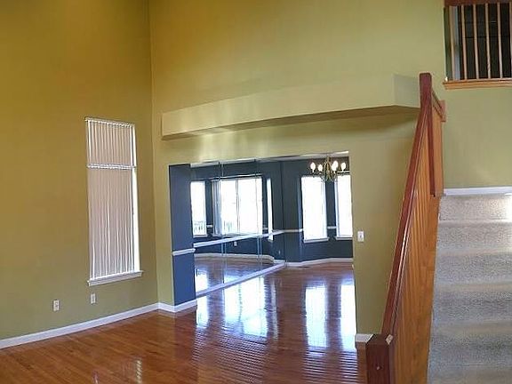 4th image of 44984 Lindsey Dr