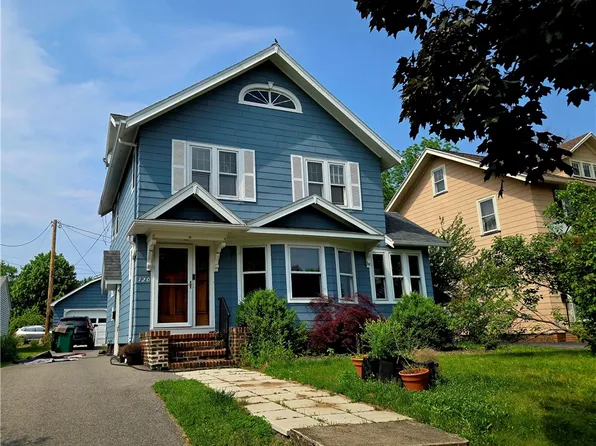 120 Harwick Rd, Rochester, NY 14609