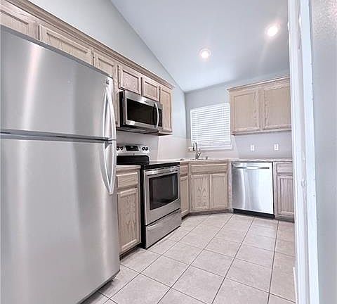 5th image of 1307 Bauerle Rd