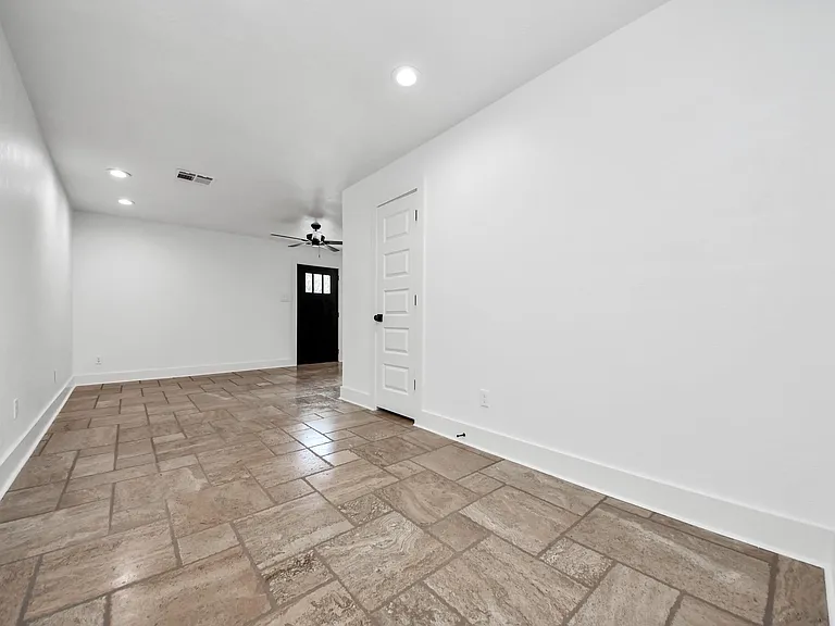 4631 Mi Castillo Ct — Photo 14