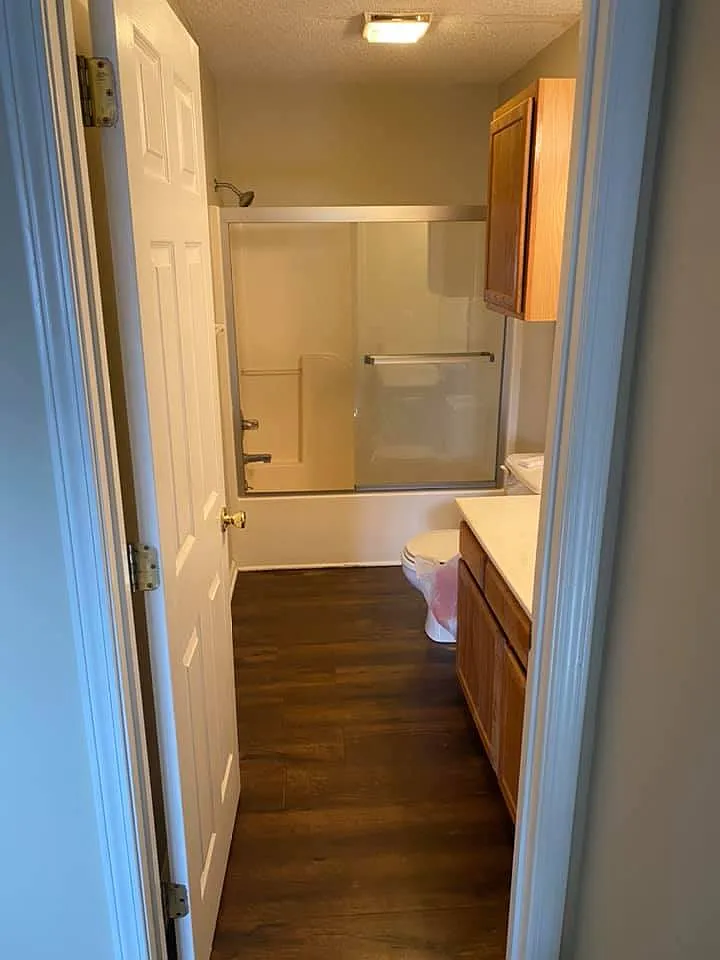 2 bed, 1.5 bath, 975 sqft, $1,300 — Photo 4