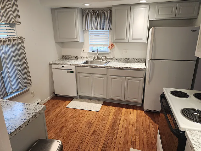 39 Willowick Dr — Photo 4