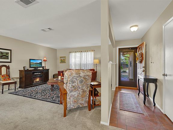 3rd image of 137 Chaparral Rd