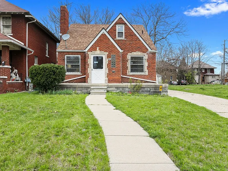 159 Winona St — Photo 1