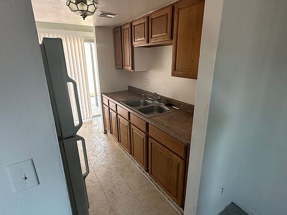 4th image of 3607 Kolendo Ct APT B