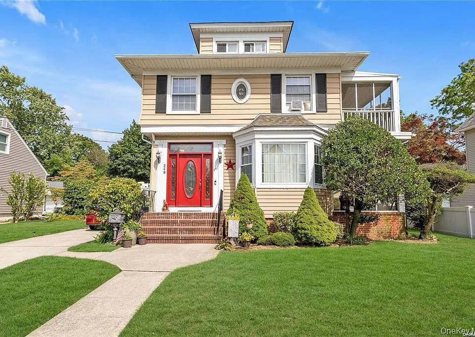 248 Denton Ave #1