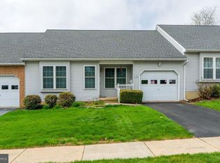 14 Oakgrove Ln, Millersville, PA