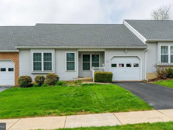 14 Oakgrove Ln, Millersville, PA 17551