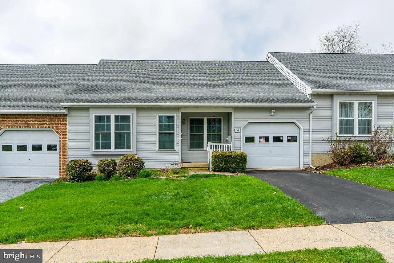 14 Oakgrove Ln photo 1