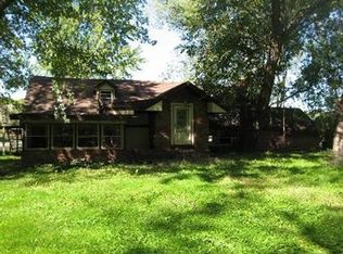 76 S Avon Dr, Saint Anne, IL 60964