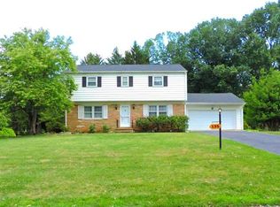 135 Hillside Dr, Robbinsville, NJ 08691