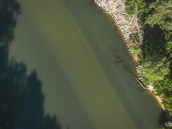 2nd image of 43 Gasconade Gtwy