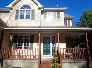 104 Genesis Dr, Milford, PA 18337