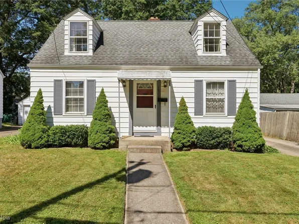 1872 16th St, Cuyahoga Falls, OH 44223