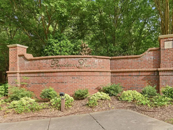 911 Providence Glen Dr, Chapel Hill, NC 27514
