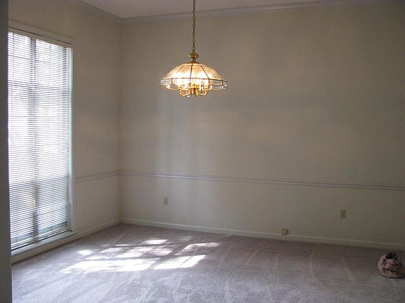 4th image of 3353 Summerdale Dr