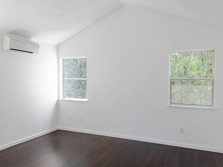 652 Charleston Ct — Photo 10