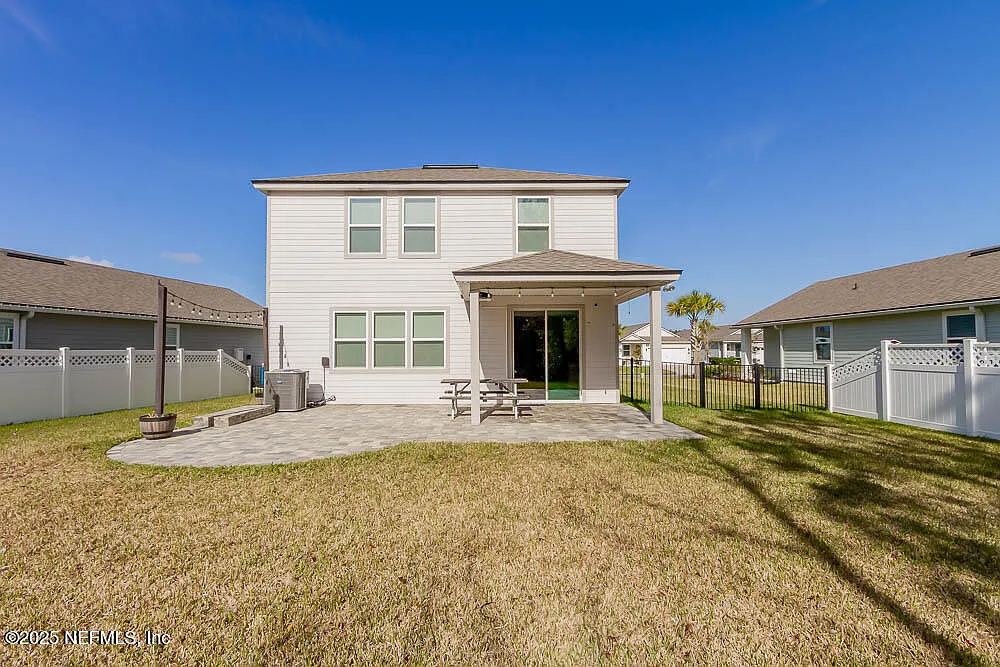 3 bed, 2.5 bath, 2231 sqft, $2,850 — Photo 2