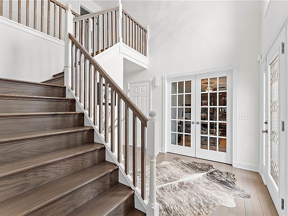 4th image of 139 Heritage Hills Rd S
