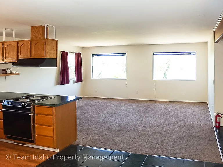 643 Northwood Dr — Photo 14