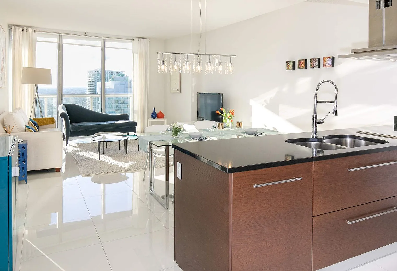 1 bed, 1.0 bath, 839 sqft, $3,735 — Photo 3