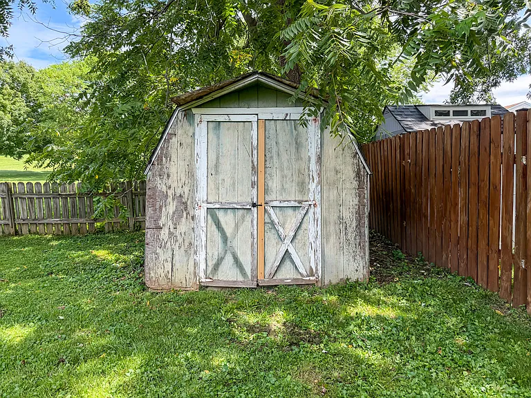 132 Marion Ter — Photo 29