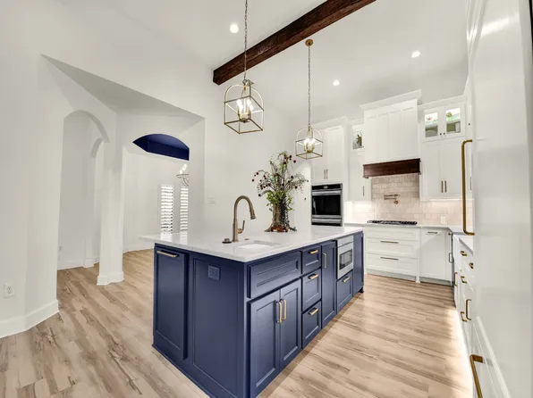 525 S Sugartree Dr, Lipan, TX 76462