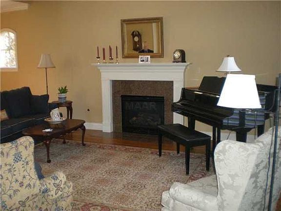 3rd image of 3074 Poplar Grove Ln