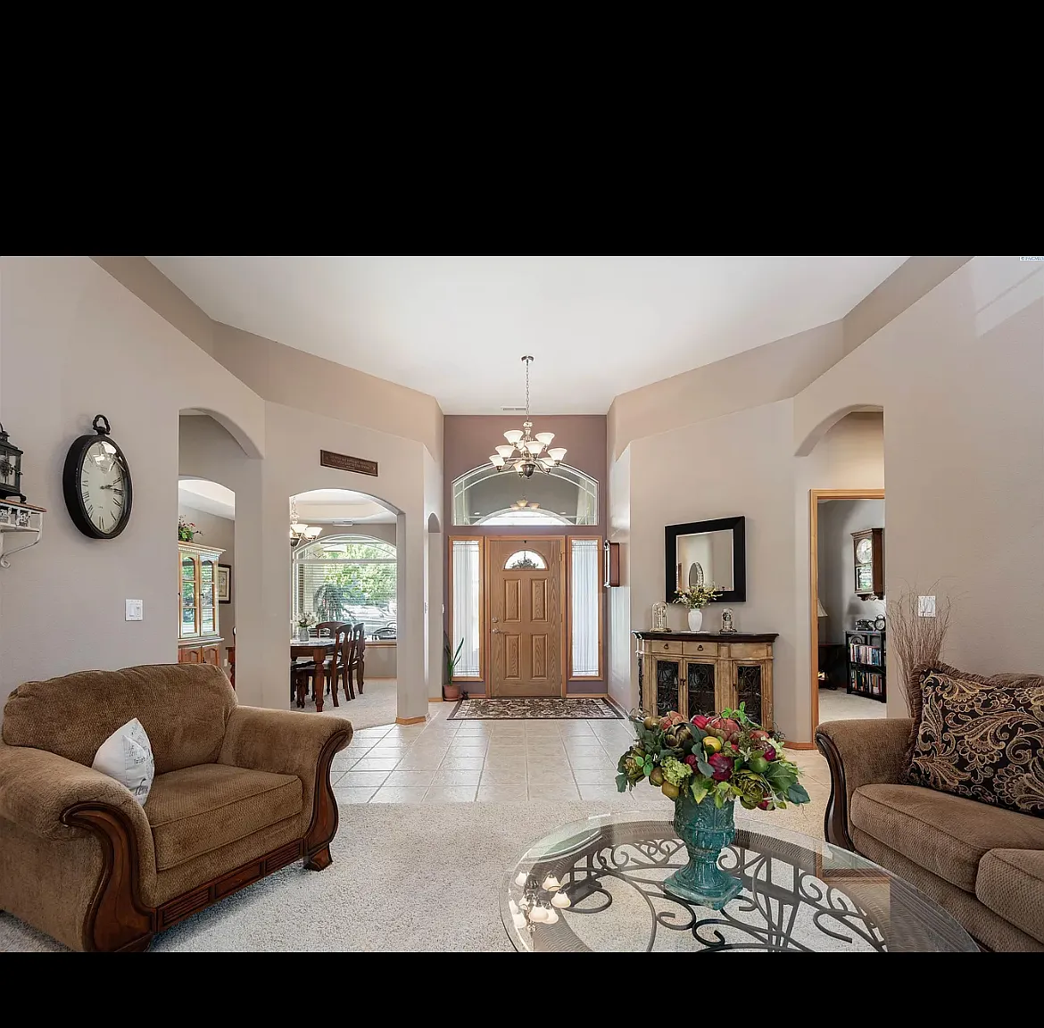 4 bed, 2.5 bath, 2424 sqft, $2,900 — Photo 3
