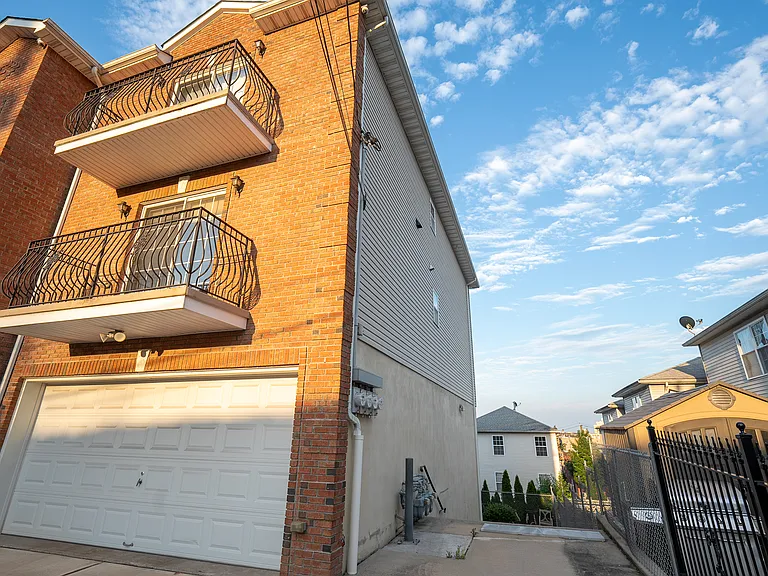 5-9 Marion Pl #3 — Photo 20
