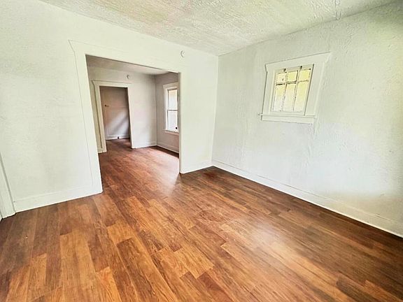 3rd image of 15844 Wildemere St