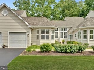 30 Fallview Ct, Hamilton, NJ 08690
