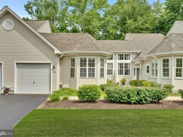 30 Fallview Ct, Hamilton, NJ 08690