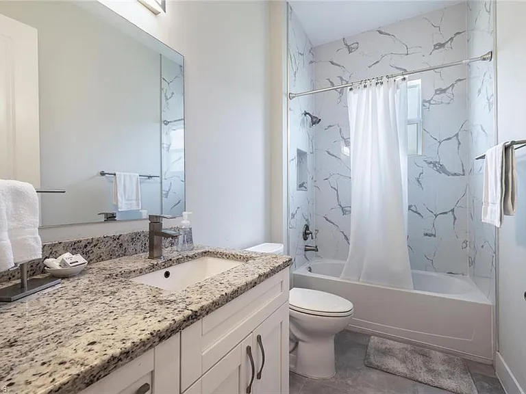 2737 Linda Dr — Photo 17