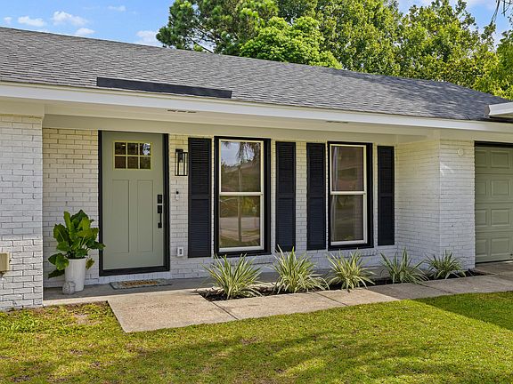3rd image of 2723 Crestline Dr