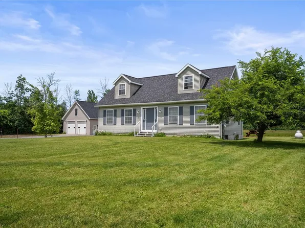 3978 Stoddard Rd, Canandaigua, NY 14424