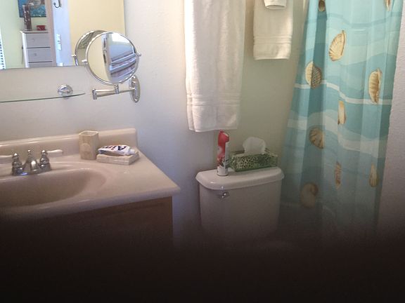 Bath in Front Bedroom