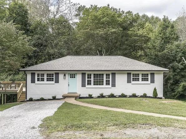 405 South Ct, Greenbrier, TN 37073