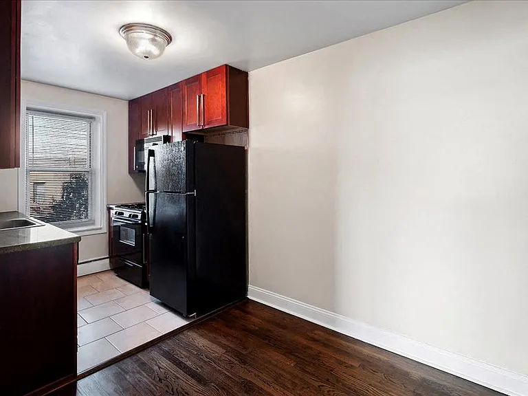 Whitehouse Apartments — Photo 5