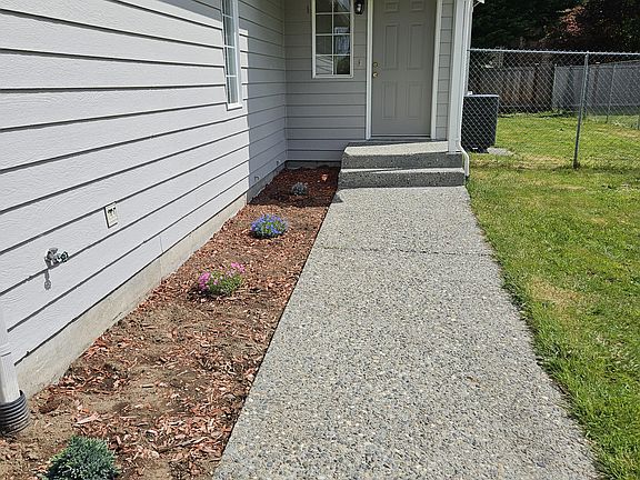 2nd image of 11621 47th Ave NE #A