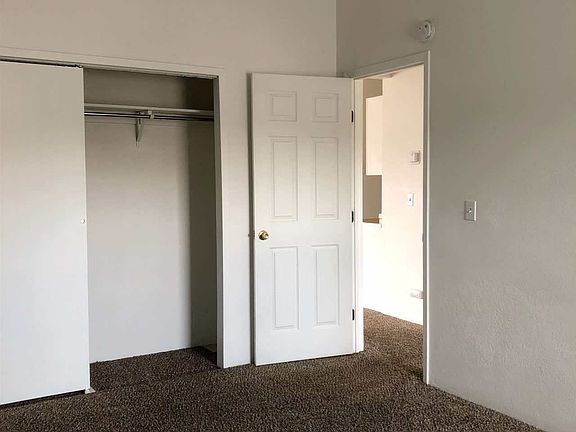 3rd image of 2837 Somerville Dr