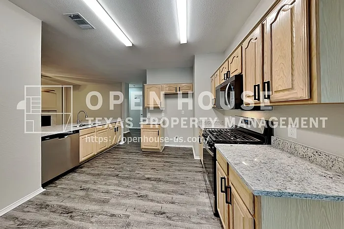 1317 Eagle Wing Ln — Photo 8