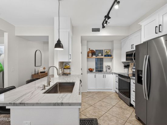 435 W RIO SALADO Parkway #204, Tempe, AZ 85281