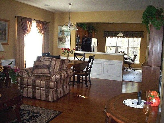 3rd image of 19133 Mallard Dr